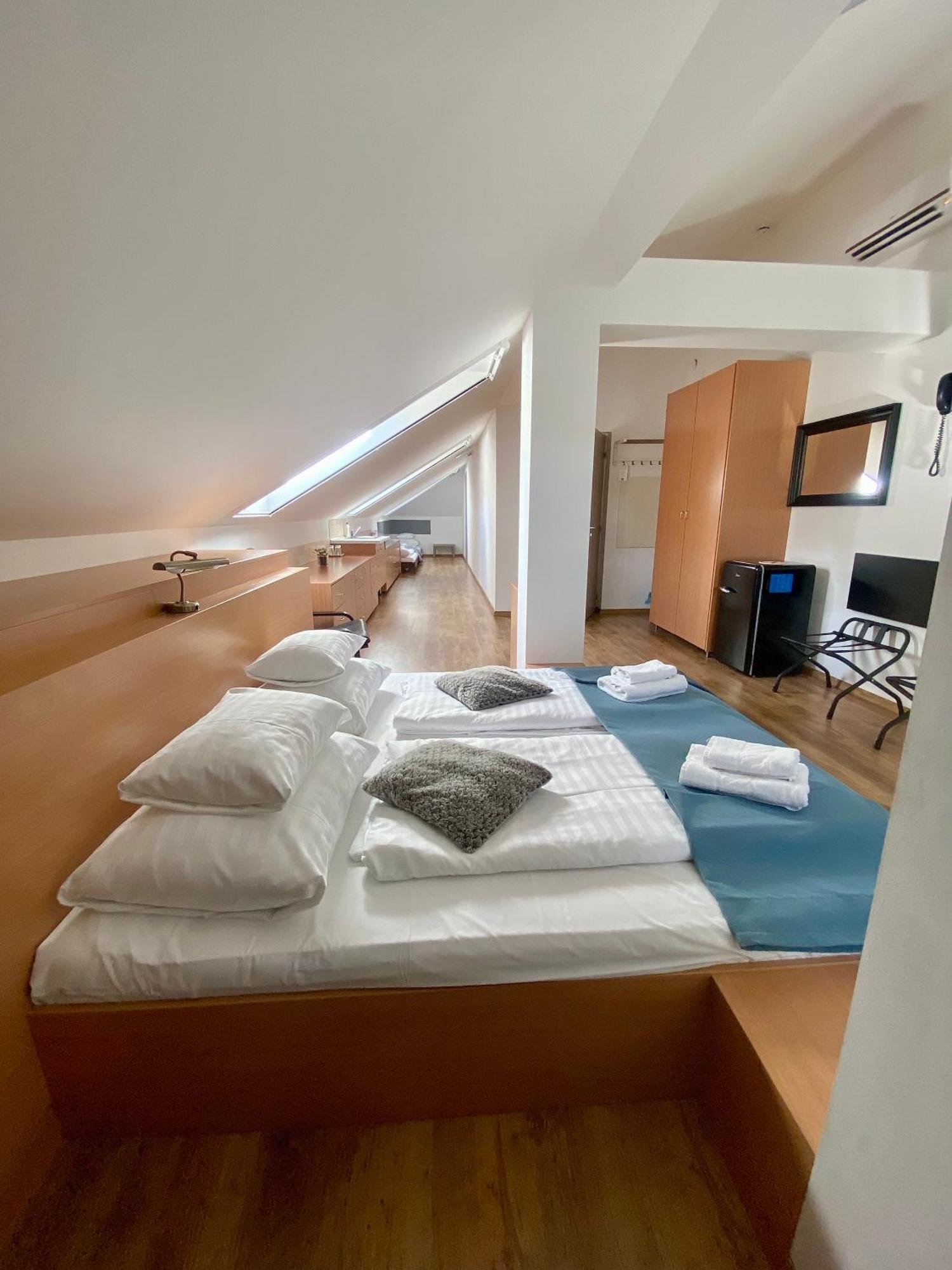 Boutique Hotel & Event Center Budapest Bagian luar foto